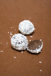 Cocos Truffel. Ongelooflijk smakelijk, i.p.v. slagroom met Cocosmelk. 